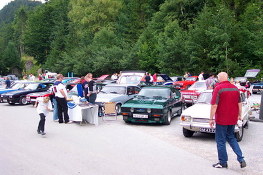 Tausch und Verkauf zwischen den Capri's
Exchange and sale between the Capri's
Échange et vente entre les Capri's Tausch und Verkauf zwischen den Capri's
Exchange and sale between the Capri's
Échange et vente entre les Capri's